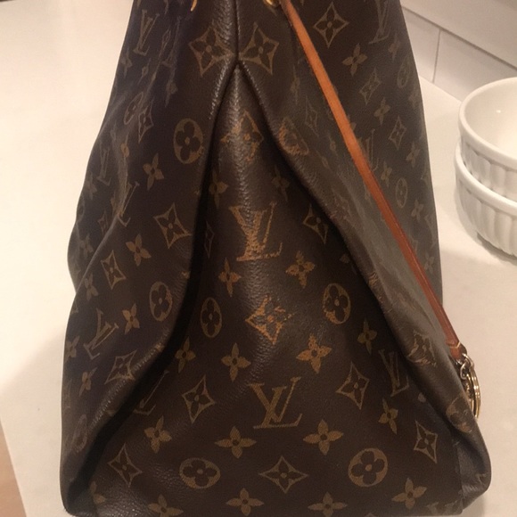 Authentic Louis Vuittton Artsy MM Bag - Picture 11 of 13